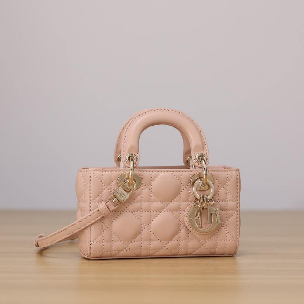 高仿Dior*LadyDJoy系列S0910M84P小羊皮戴妃包沙粉色Mini免檢版