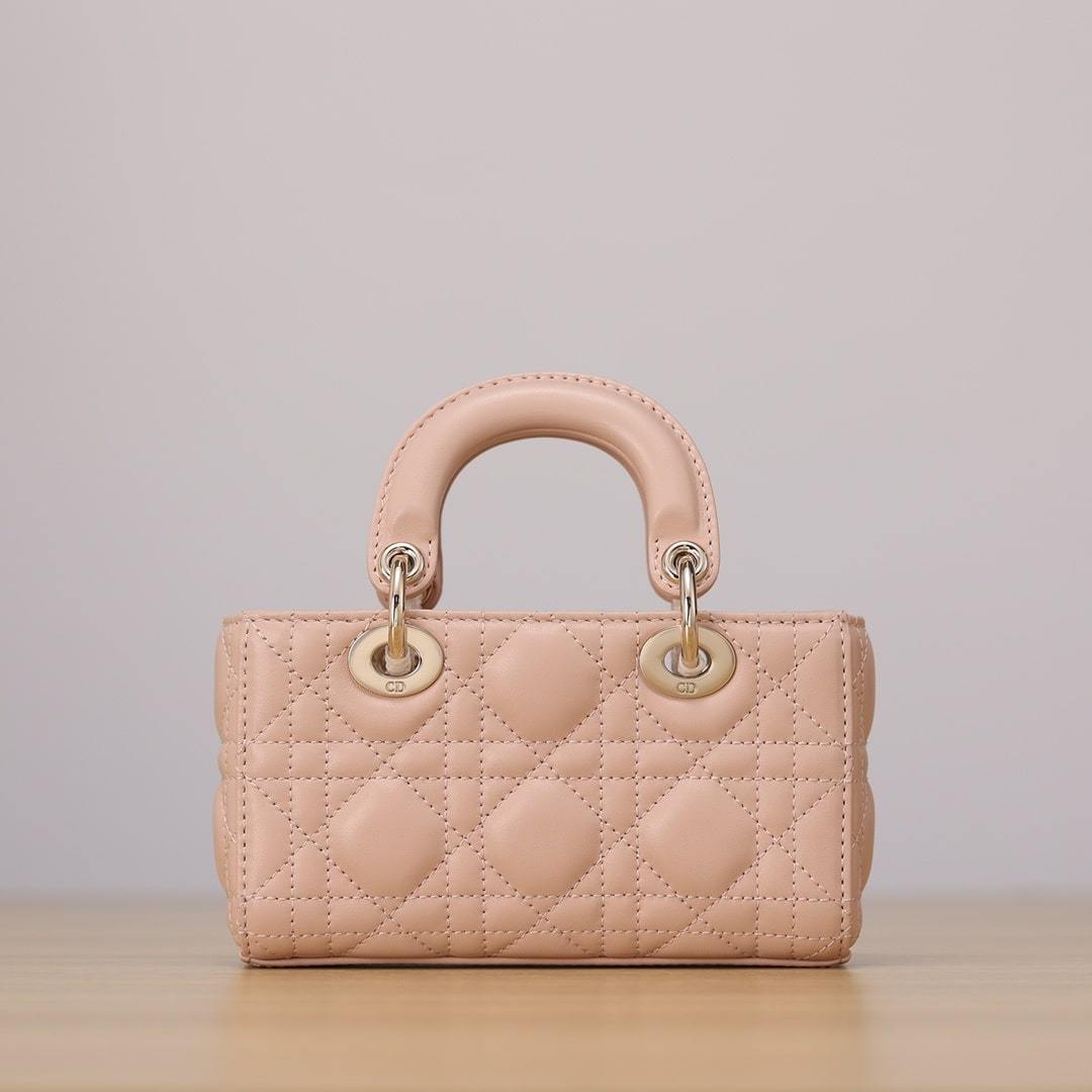 高仿Dior*LadyDJoy系列S0910M84P小羊皮戴妃包沙粉色Mini免檢版