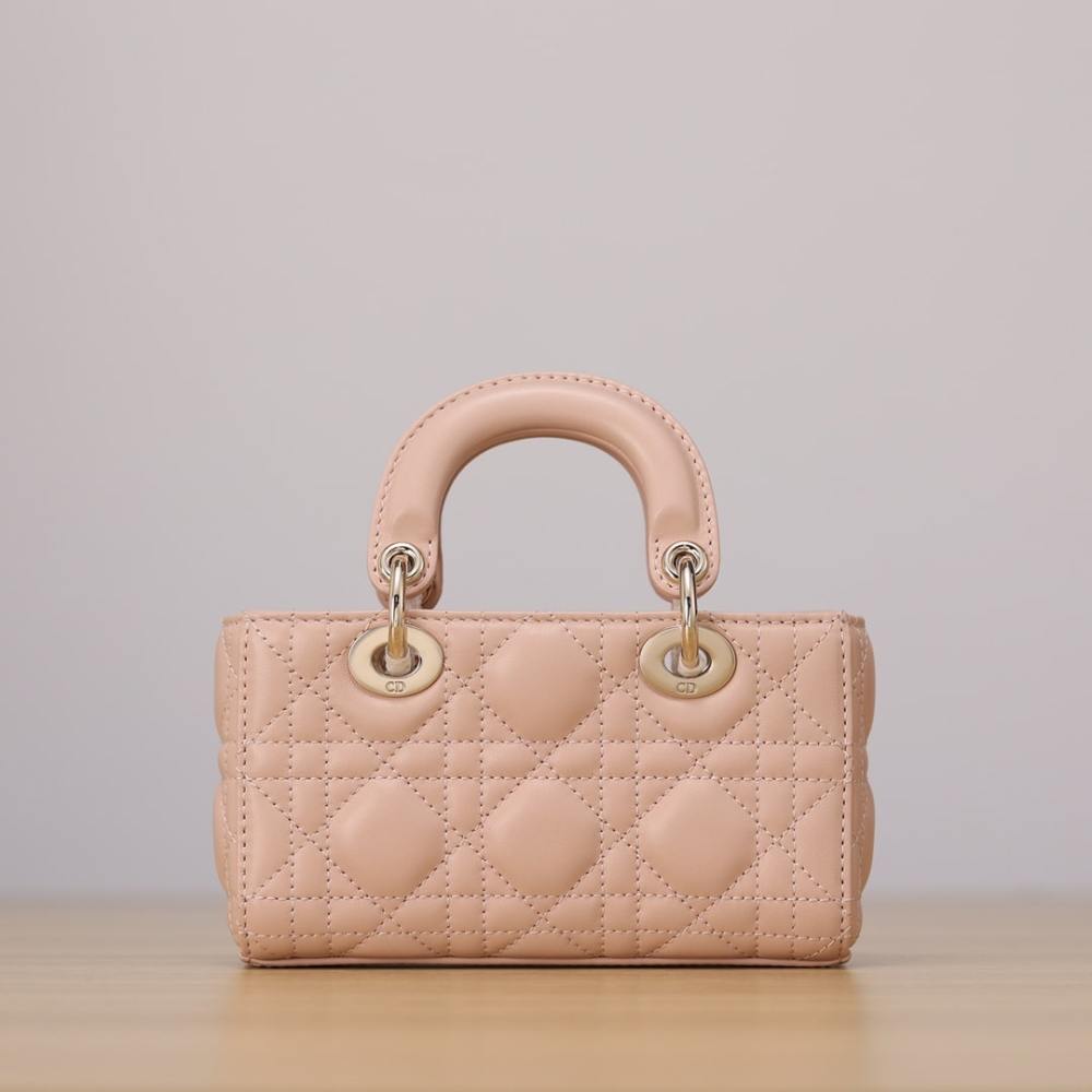 高仿Dior*LadyDJoy系列S0910M84P小羊皮戴妃包沙粉色Mini免檢版