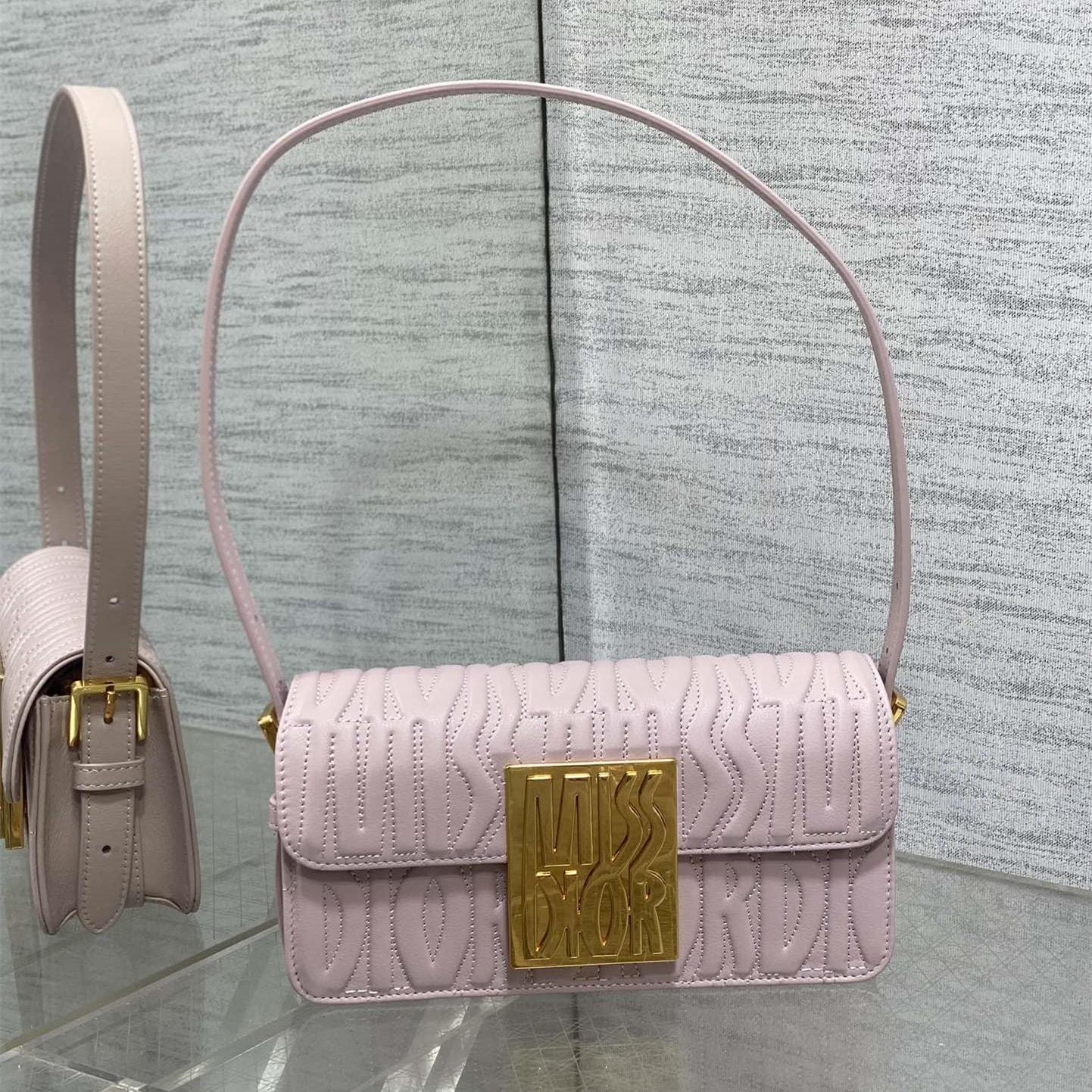 高仿Dior*Miss系列M261M05N衍縫線小牛皮腋下包粉色免檢版