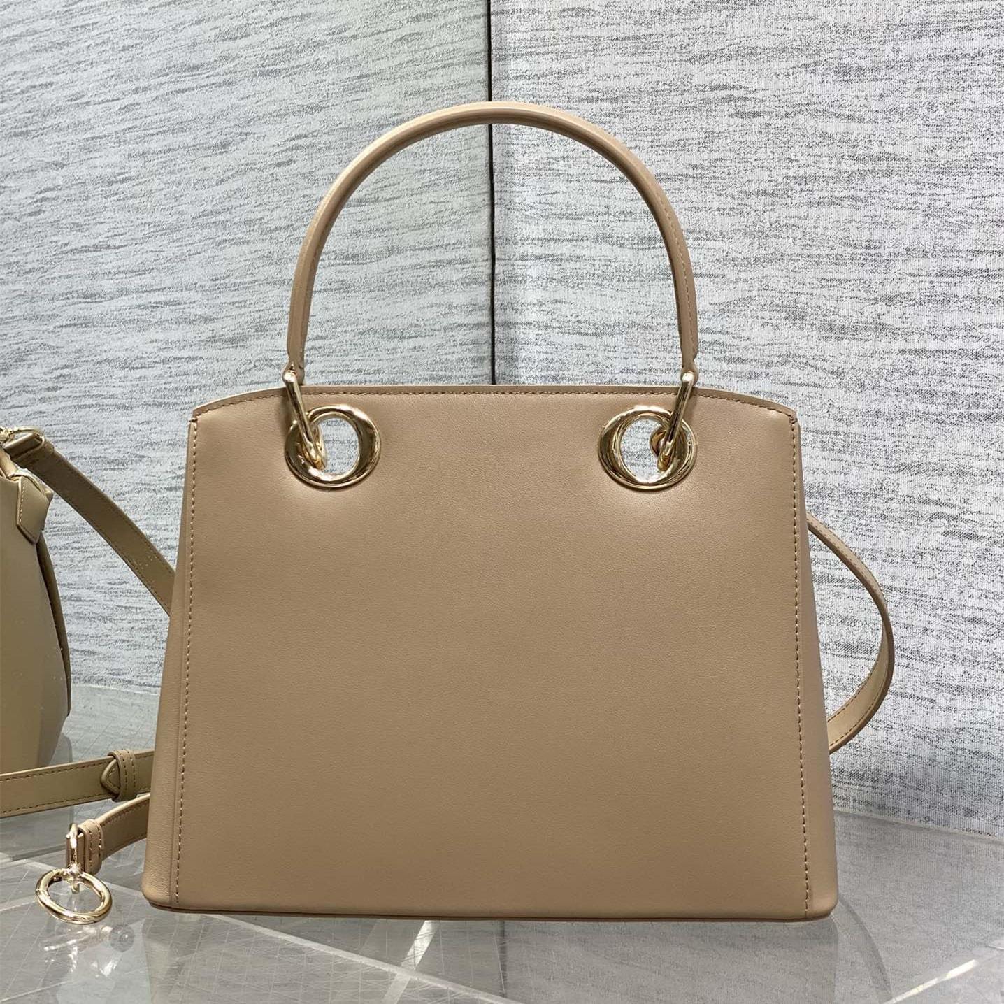 高仿Dior*26SS系列M0733UTU新款徽標手提包杏色免檢版