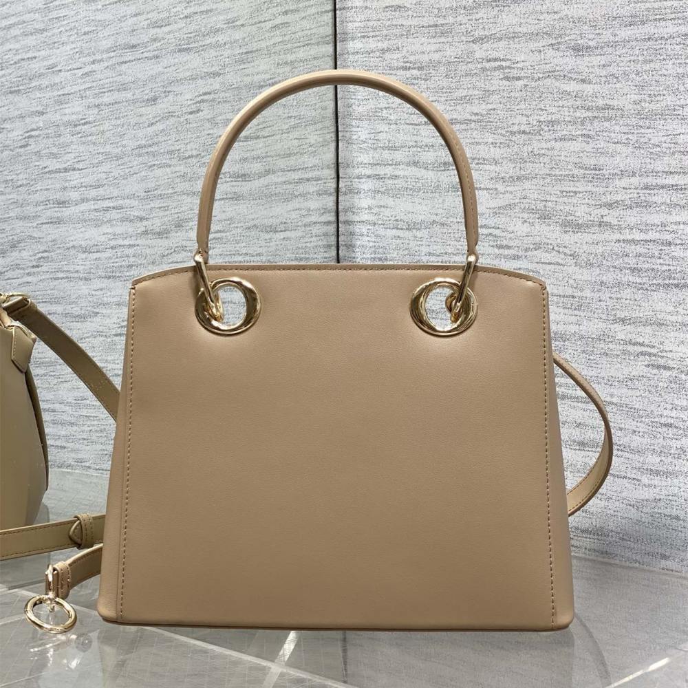 高仿Dior*26SS系列M0733UTU新款徽標手提包杏色免檢版