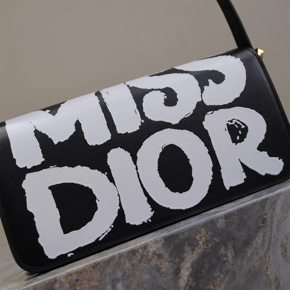 高仿Dior*Miss系列M261M911小牛皮塗鴉字面腋下包黑色免檢版