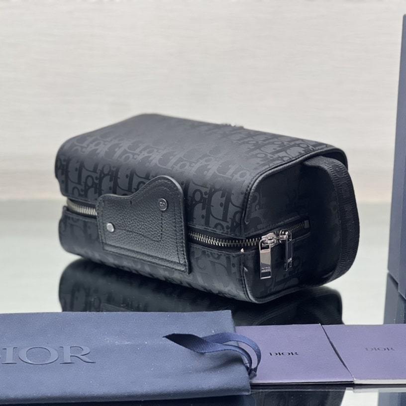 高仿Dior*Lingot系列2ADH00N印花尼龍料化妝收納包黑色免檢版