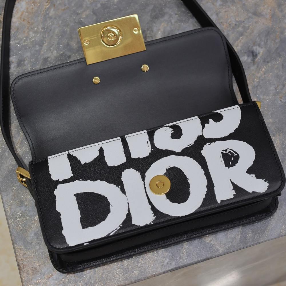 高仿Dior*Miss系列M261M911小牛皮塗鴉字面腋下包黑色免檢版