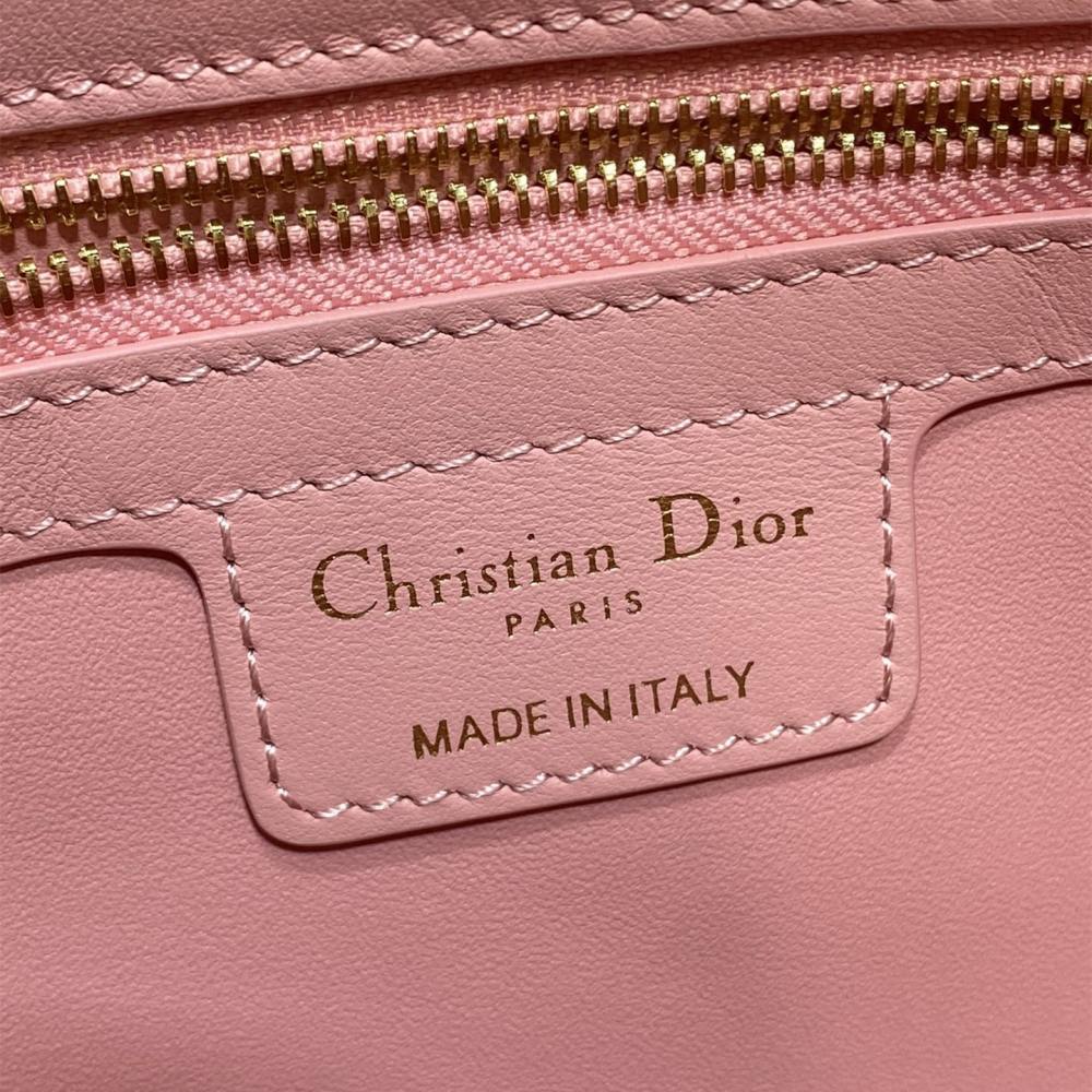 高仿Dior*26SS系列M0739NTU新款徽標手提包粉色免檢版
