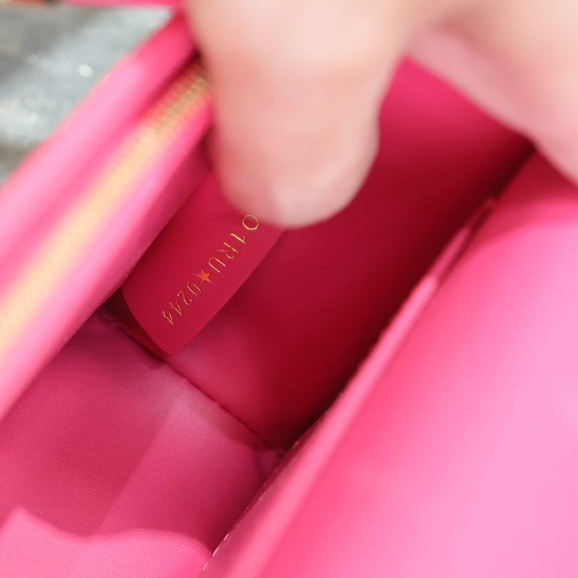 高仿Dior*Miss系列M261M929小牛皮塗鴉字面腋下包粉色免檢版