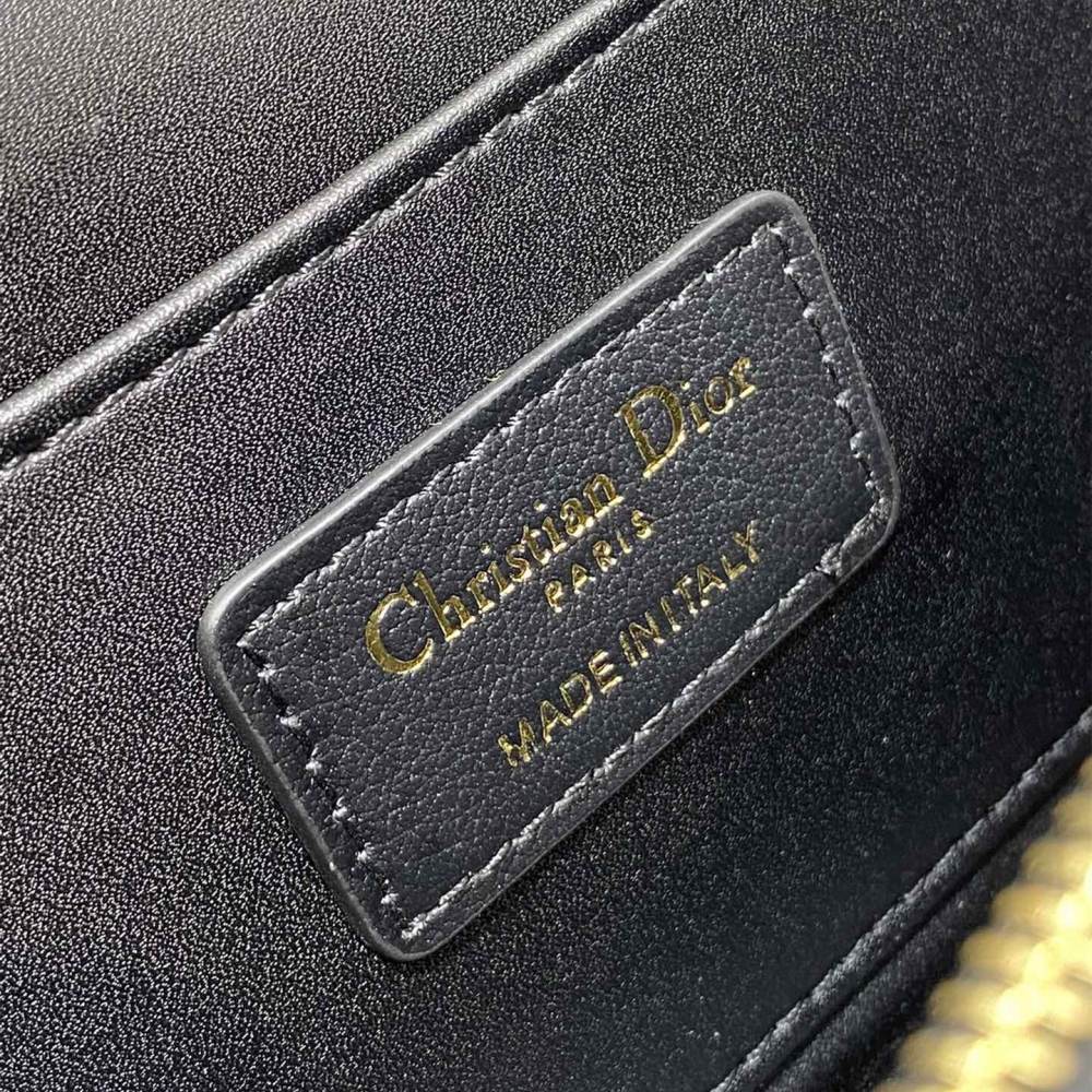 高仿Dior*Miss系列M261M900衍縫線小牛皮腋下包黑色免檢版