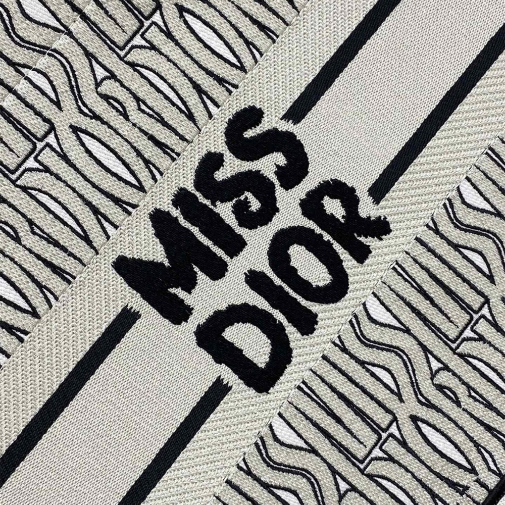 高仿Dior*BookTote系列M129M041購物袋Miss黑白中號免檢版