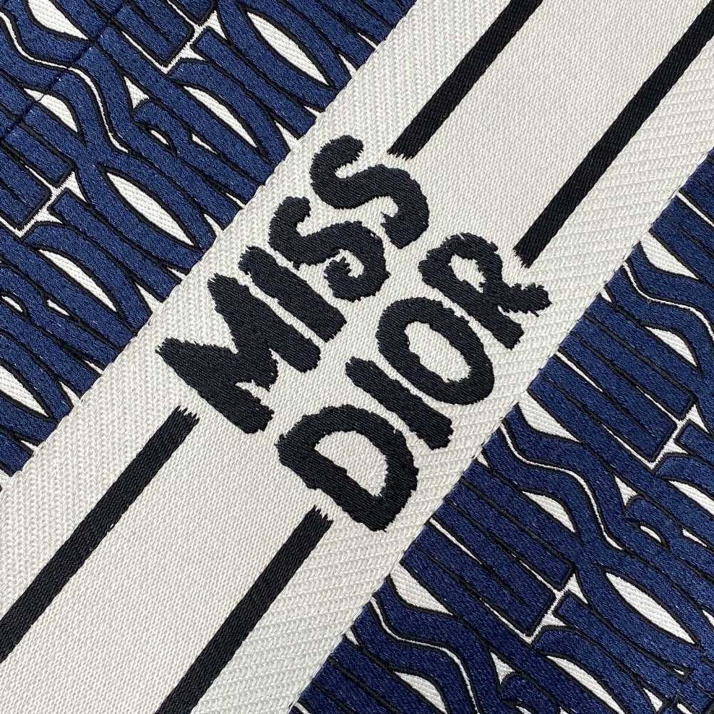 高仿Dior*BookTote系列M129M19Q購物袋Miss深藍中號免檢版