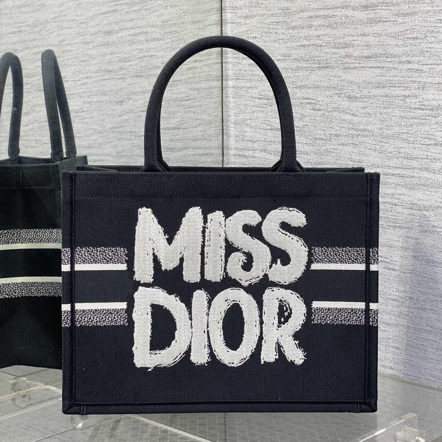 高仿Dior*BookTote系列M129M993購物袋Miss黑色中號免檢版