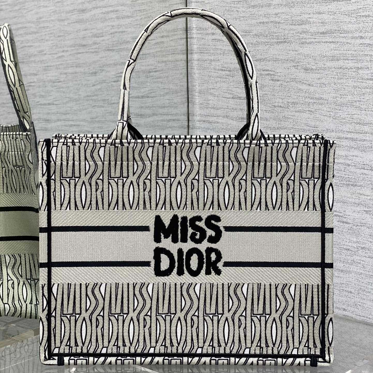 高仿Dior*BookTote系列M129M041購物袋Miss黑白中號免檢版