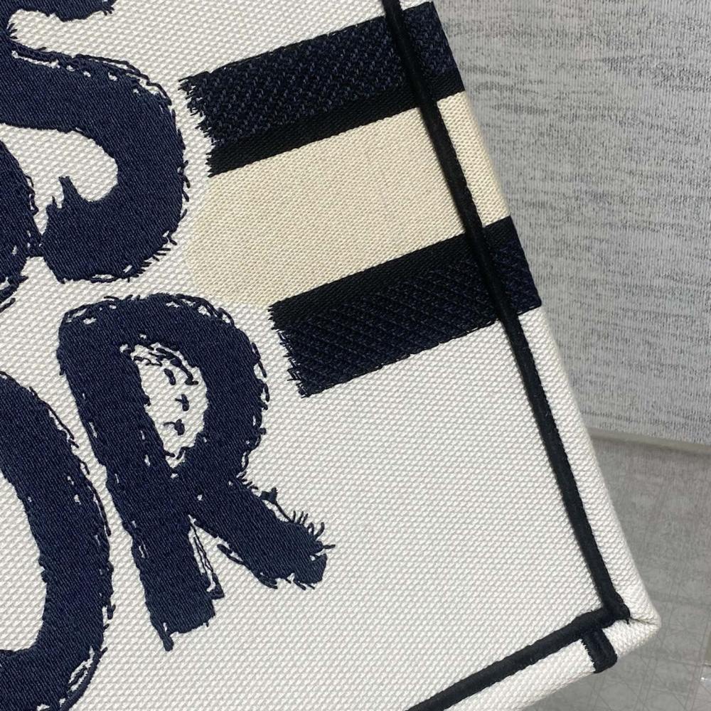 高仿Dior*BookTote系列M129M19D購物袋Miss白色中號免檢版