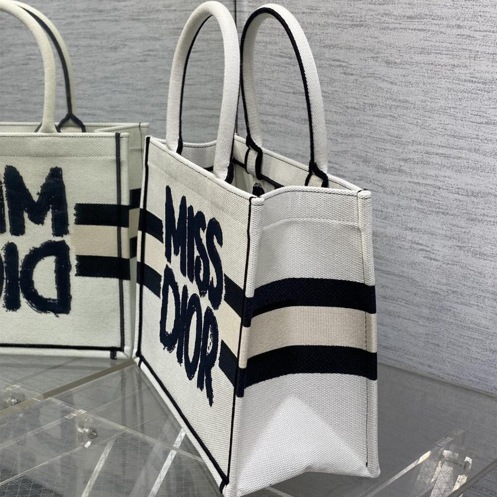 高仿Dior*BookTote系列M129M19D購物袋Miss白色中號免檢版