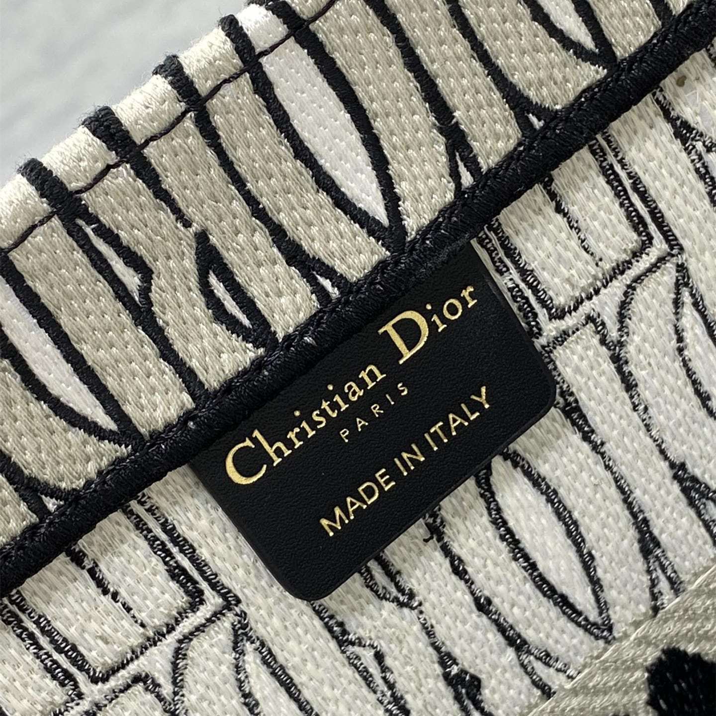 高仿Dior*BookTote系列M129M041購物袋Miss黑白中號免檢版
