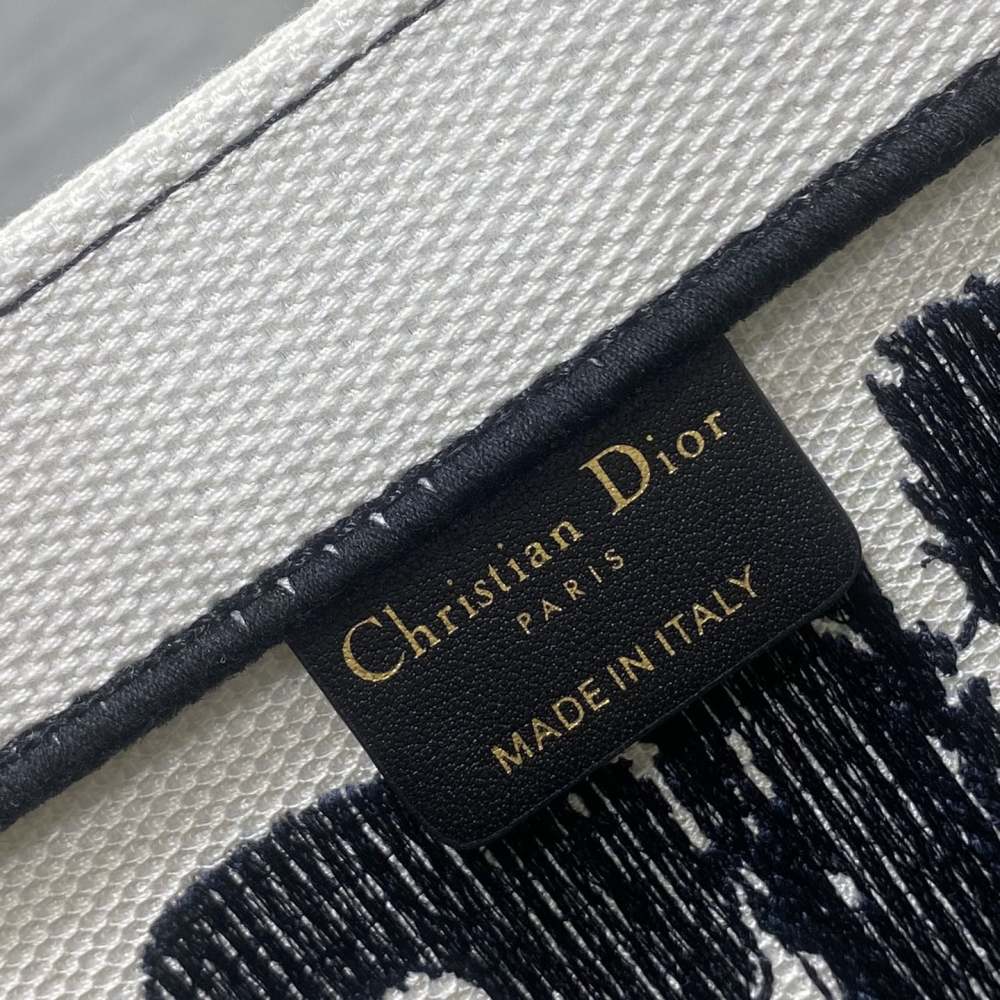 高仿Dior*BookTote系列M129M19D購物袋Miss白色中號免檢版