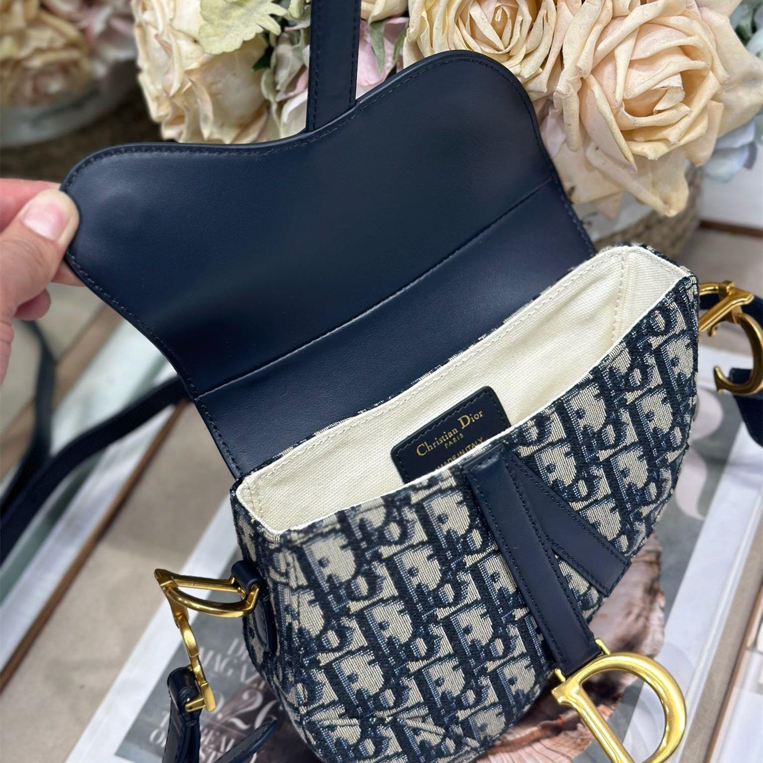 高仿Dior*Saddle系列M045M928馬鞍袋雙拼金扣Mini免檢版