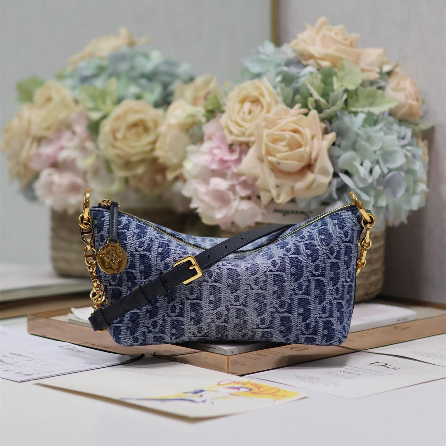 高仿Dior*StarHobo系列S320M49E鏈條手袋藍色免檢版