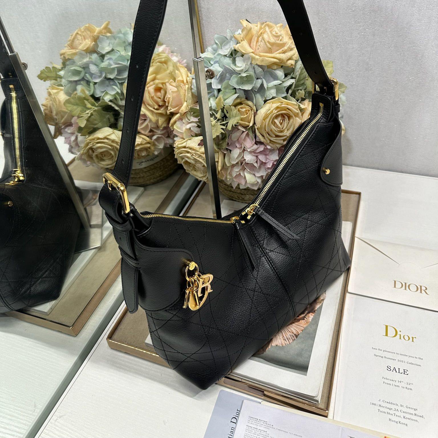 高仿Dior*Voyage系列M284M901小牛皮單肩包中號黑色免檢版