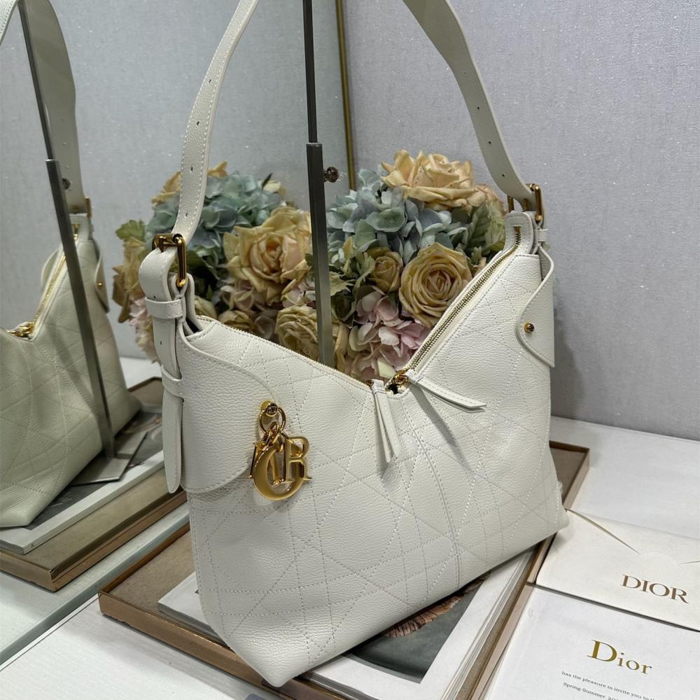 高仿Dior*Voyage系列M284M031小牛皮單肩包中號白色免檢版