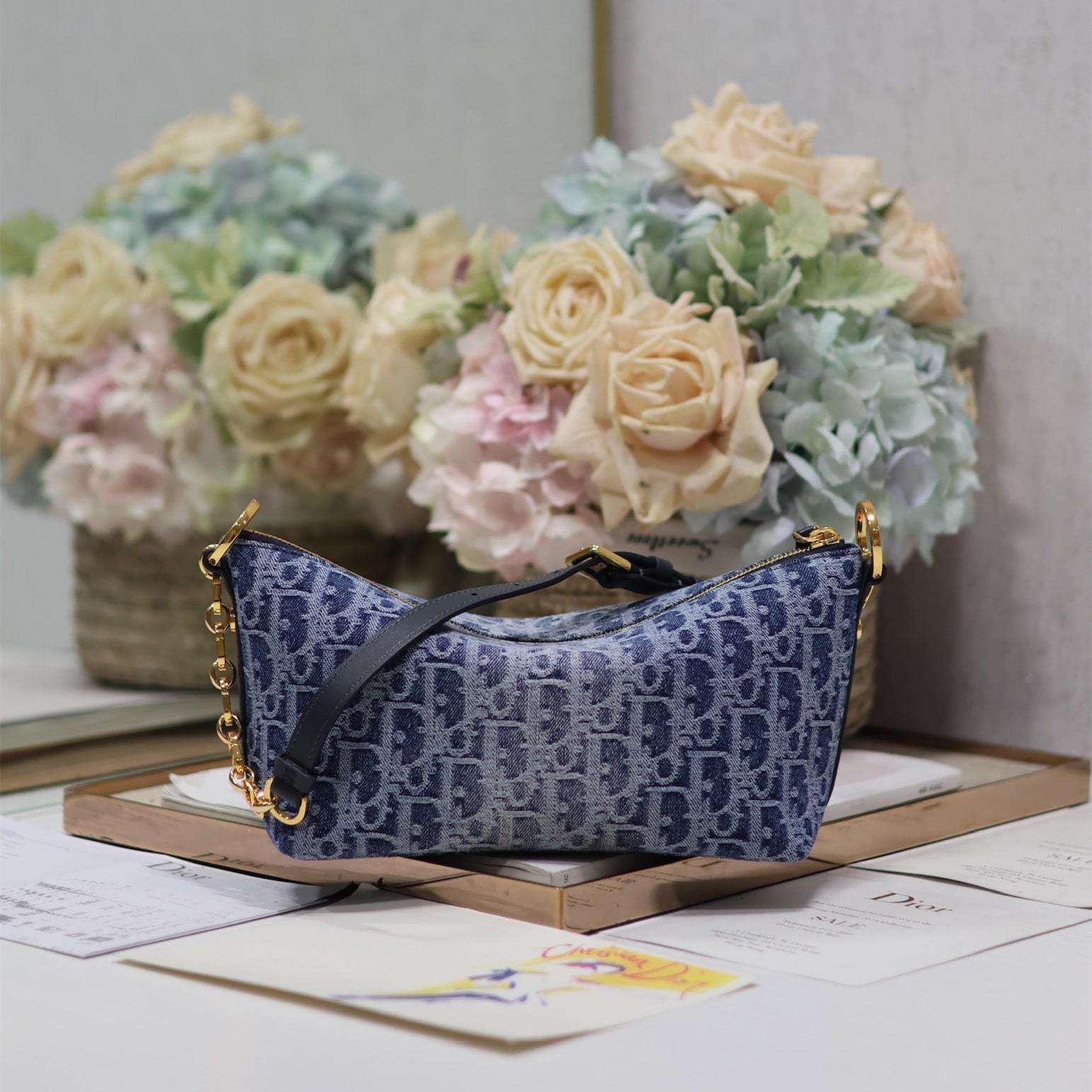 高仿Dior*StarHobo系列S320M49E鏈條手袋藍色免檢版