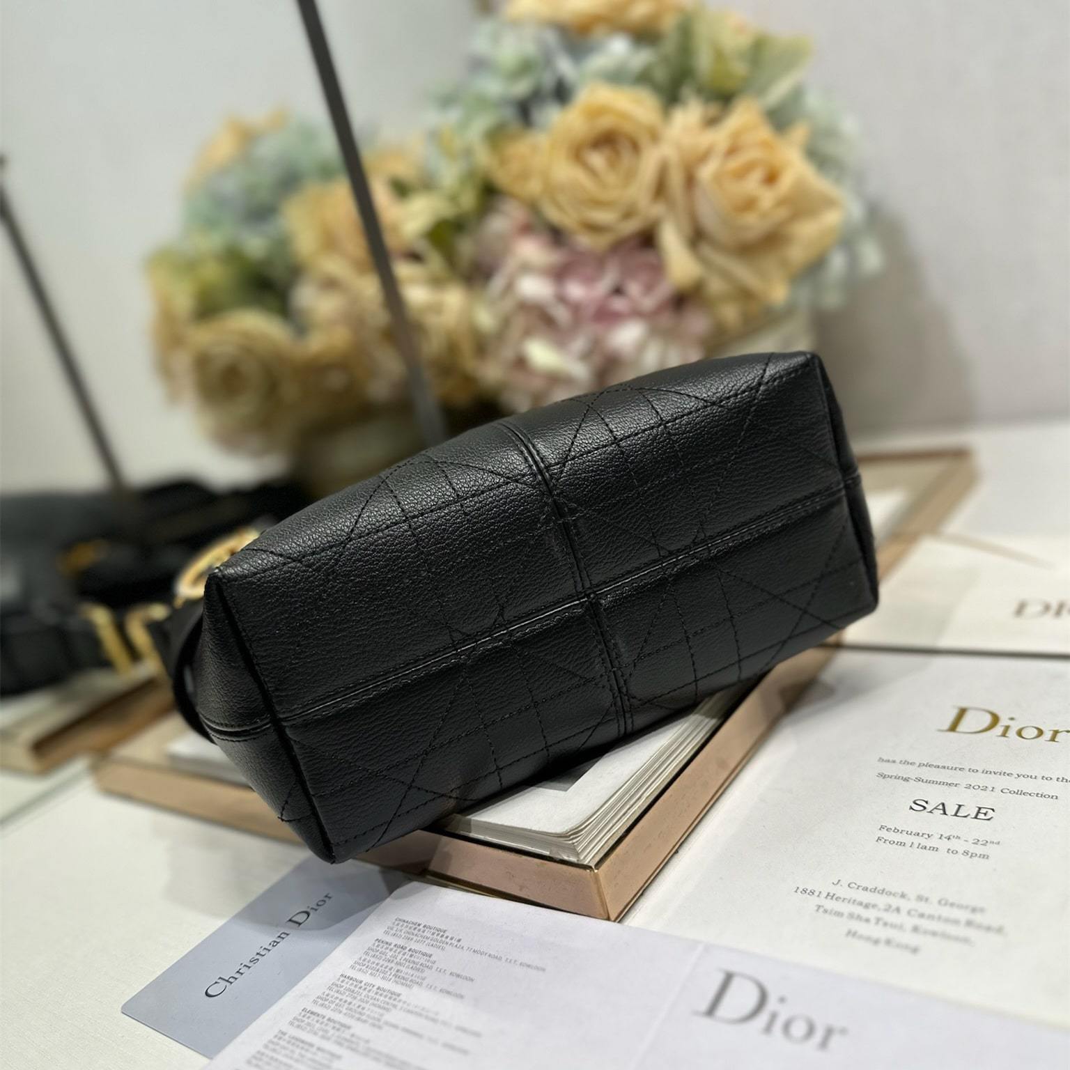 高仿Dior*Voyage系列M284M900小牛皮單肩包小號黑色免檢版
