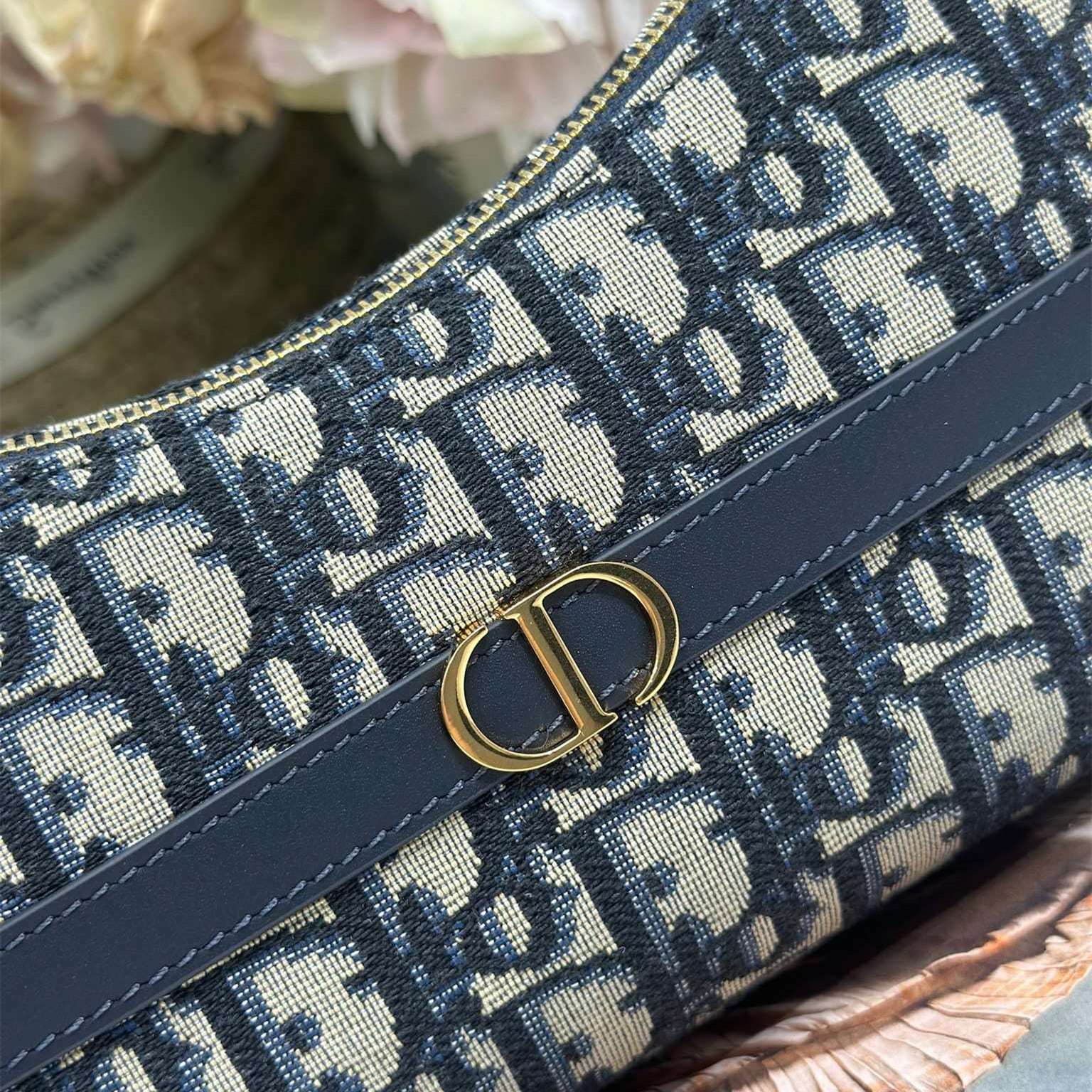 高仿Dior*Montaigne系列S238M928藍色印花腋下包Mini免檢版