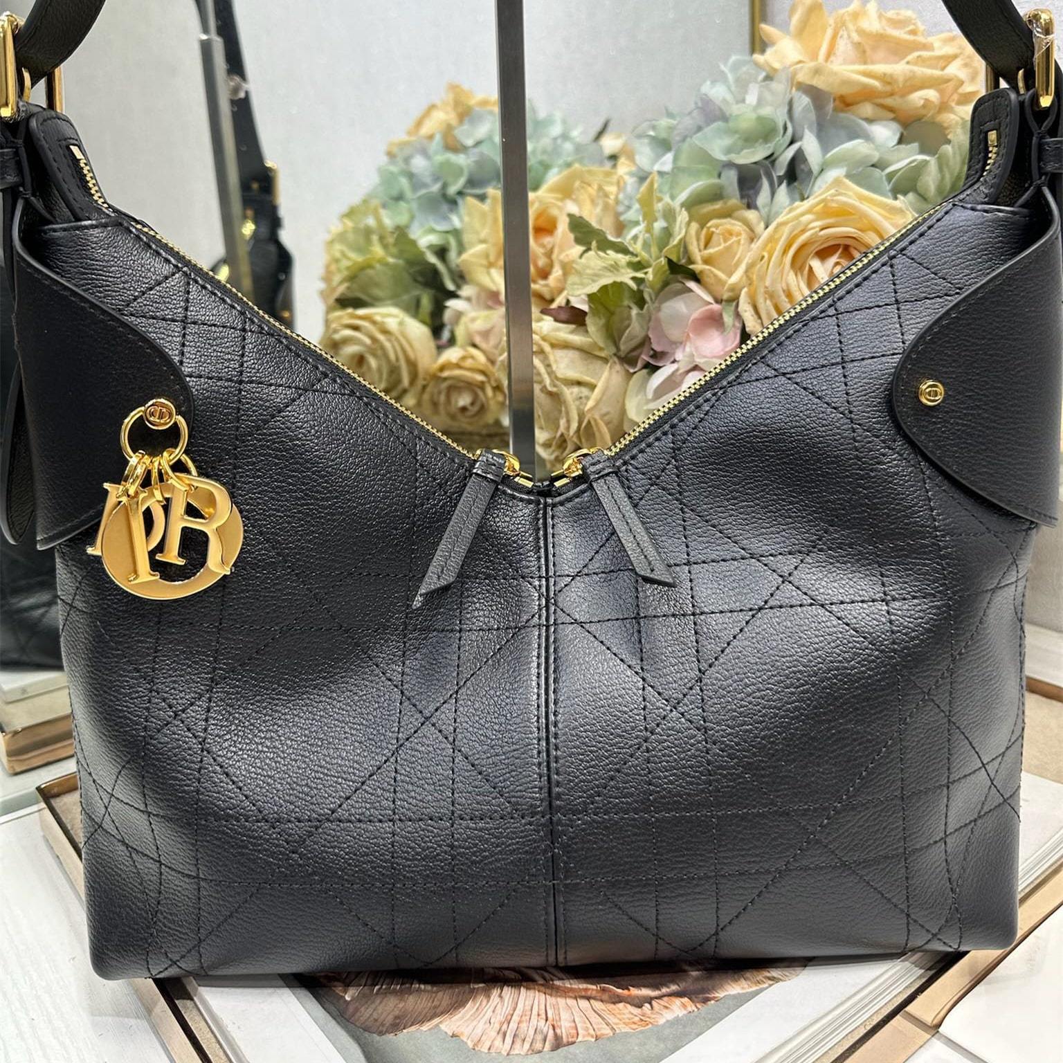 高仿Dior*Voyage系列M284M901小牛皮單肩包中號黑色免檢版