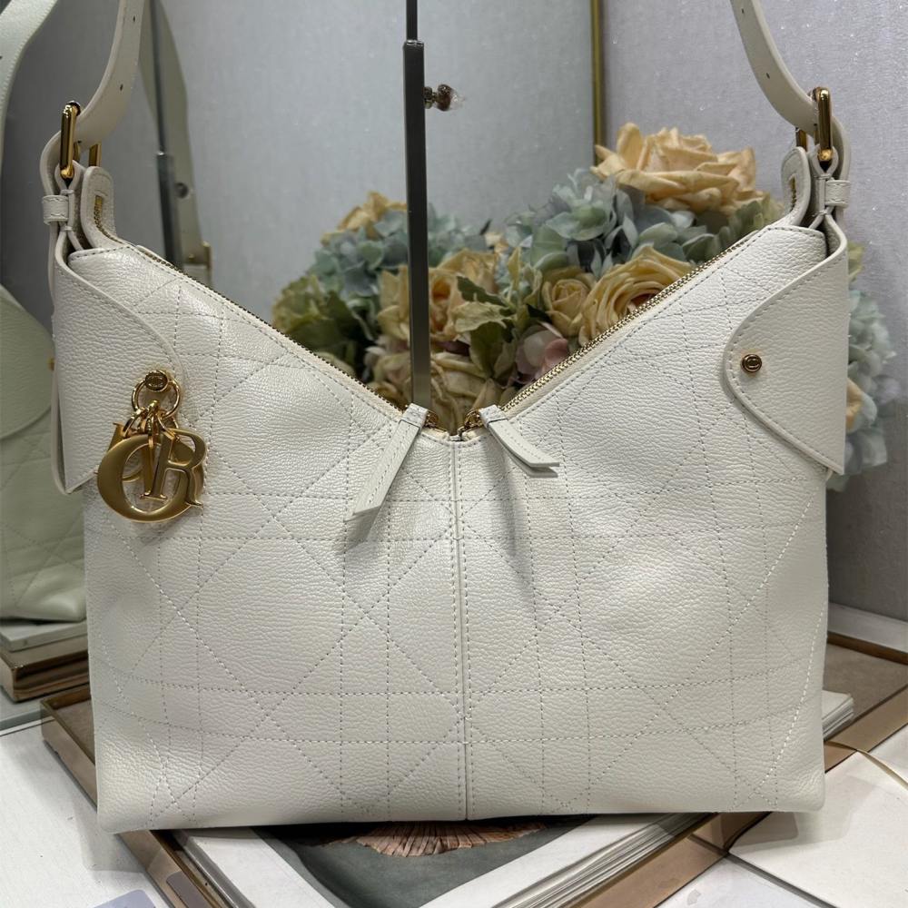 高仿Dior*Voyage系列M284M031小牛皮單肩包中號白色免檢版