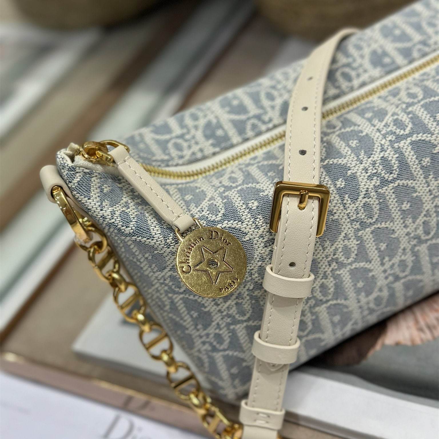 高仿Dior*StarHobo系列S320M925鏈條手袋灰藍色免檢版