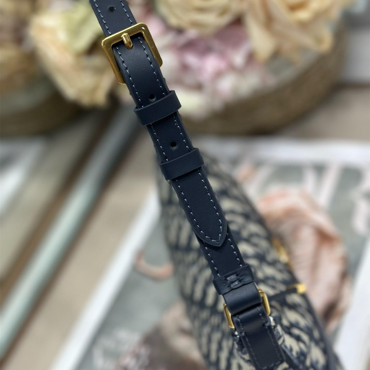 高仿Dior*Montaigne系列S238M928藍色印花腋下包Mini免檢版