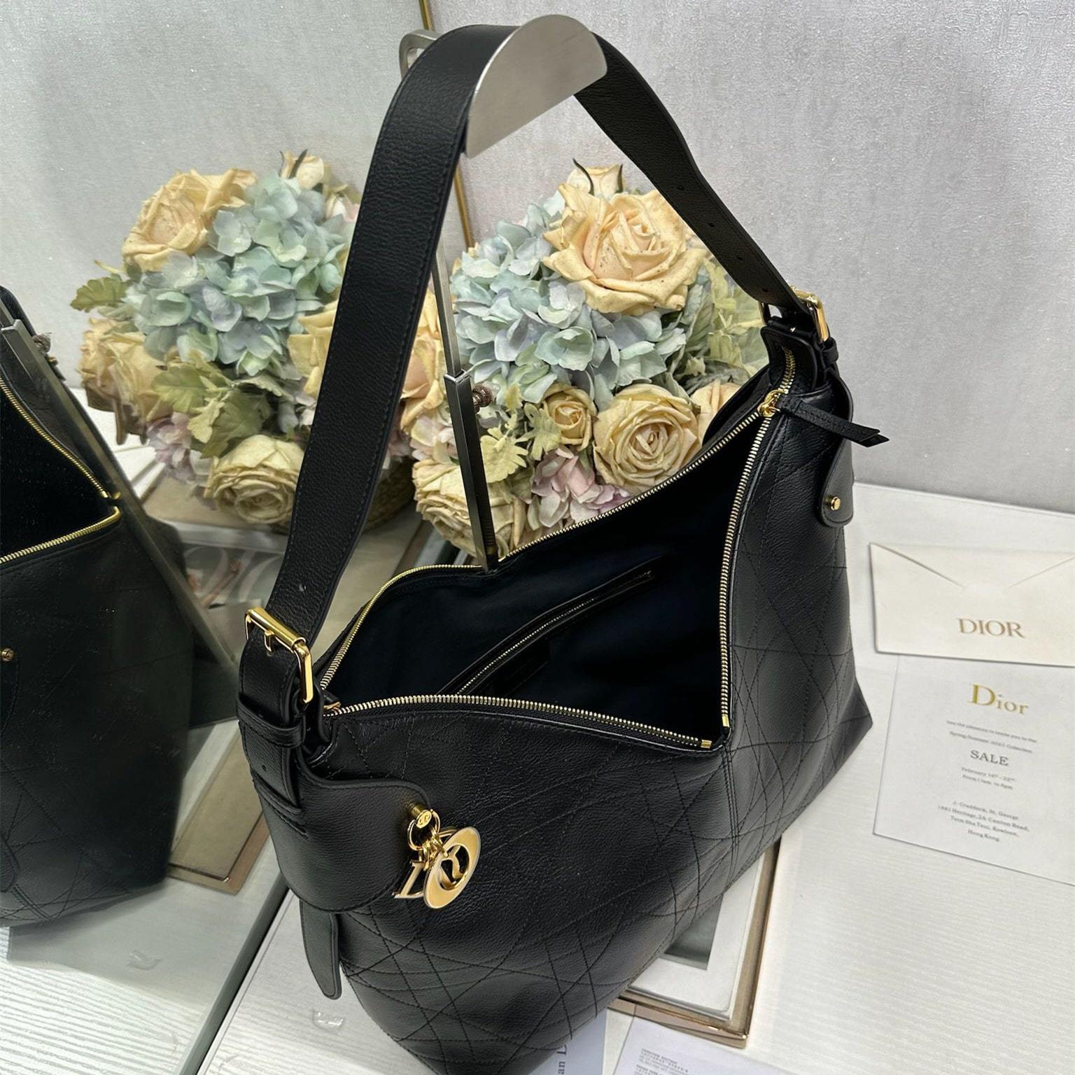 高仿Dior*Voyage系列M284M902小牛皮單肩包大號黑色免檢版
