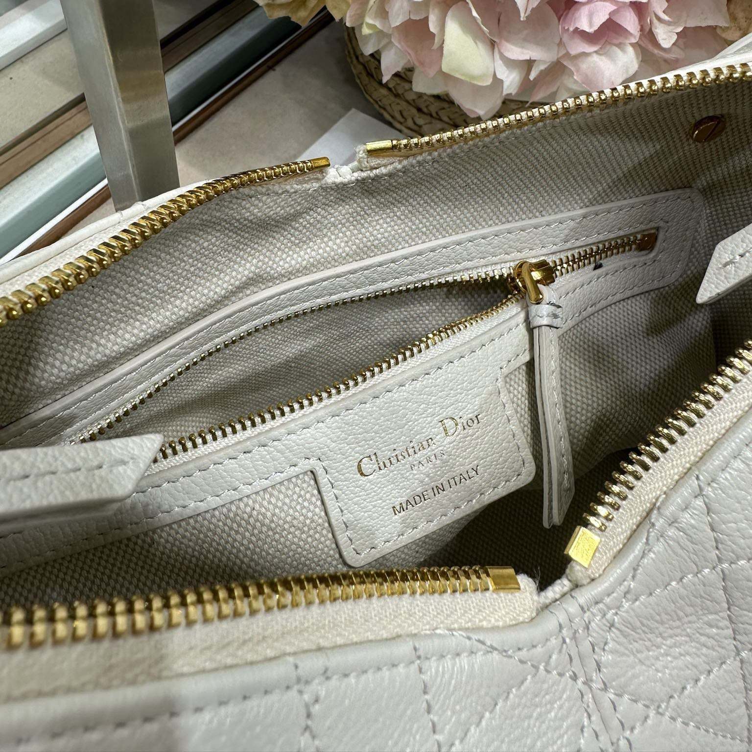 高仿Dior*Voyage系列M284M030小牛皮單肩包小號白色免檢版