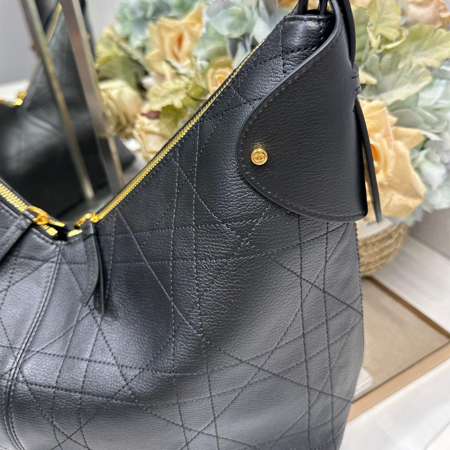 高仿Dior*Voyage系列M284M902小牛皮單肩包大號黑色免檢版