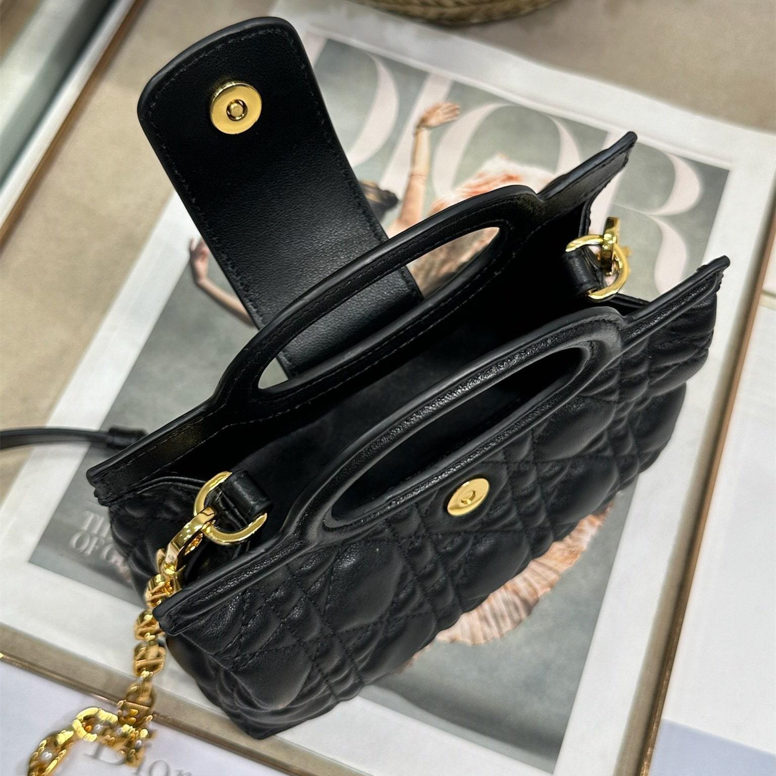 高仿Dior*JolieHandle系列S321M900環扣小羊皮手提包黑色免檢版