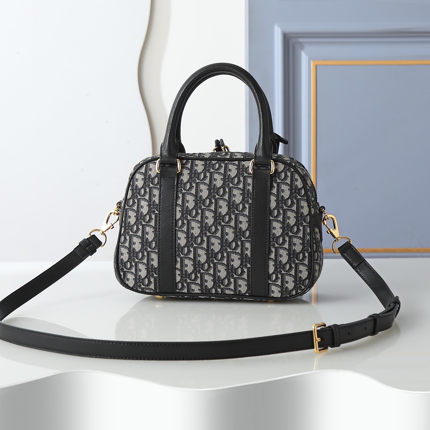 Dior Vibe 保齡球手袋