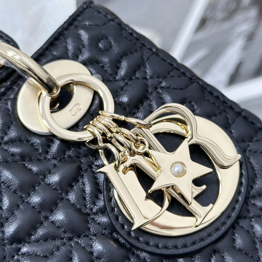 高仿Dior*Lady系列M053M900小羊皮手袋幸運星黑色小號免檢版