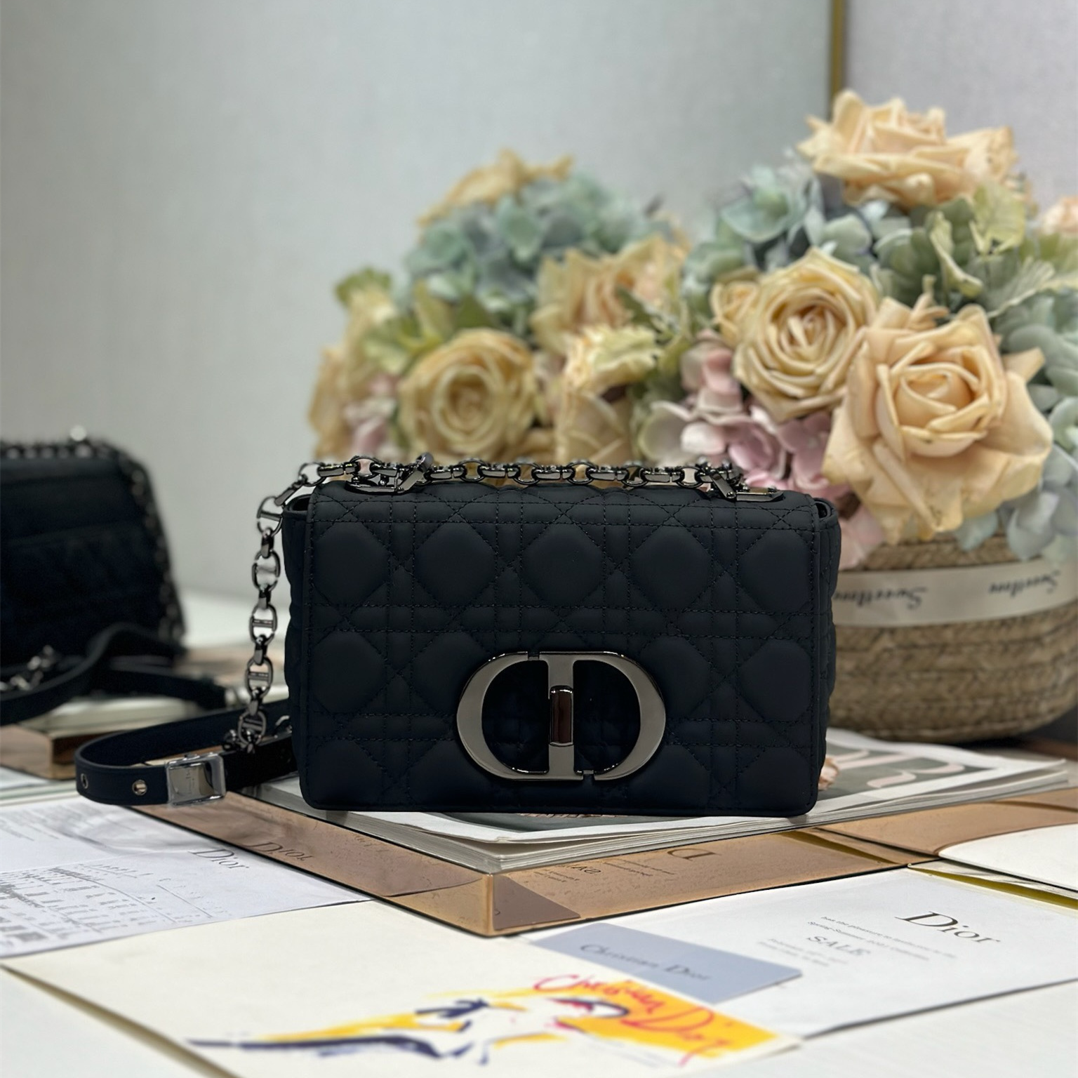 高仿Dior*Caro系列M9240M900小牛皮鏈條包黑銀小號免檢版
