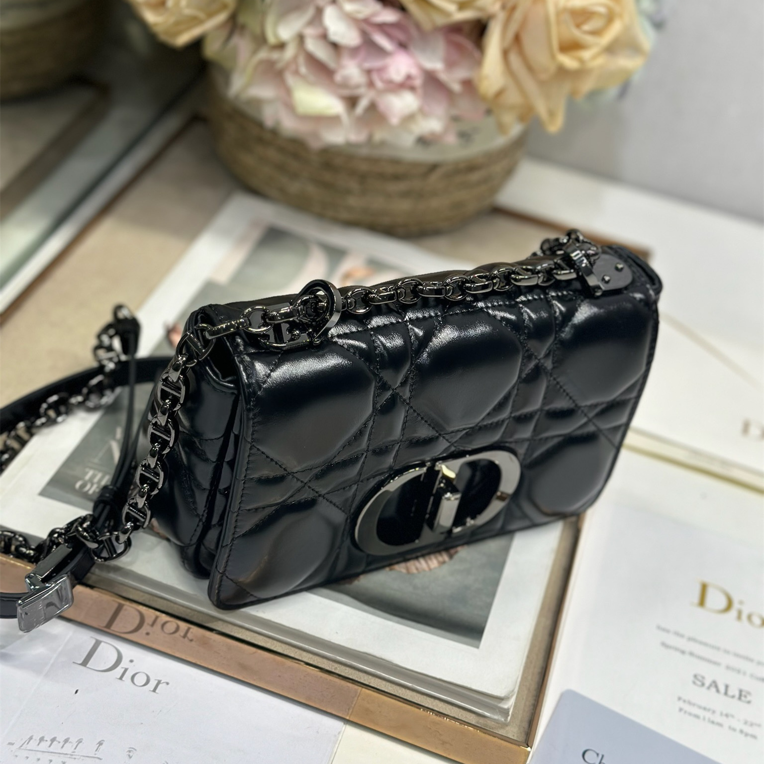 高仿Dior*Caro系列M9241M900藤格紋小牛皮單肩包黑銀色小號免檢版