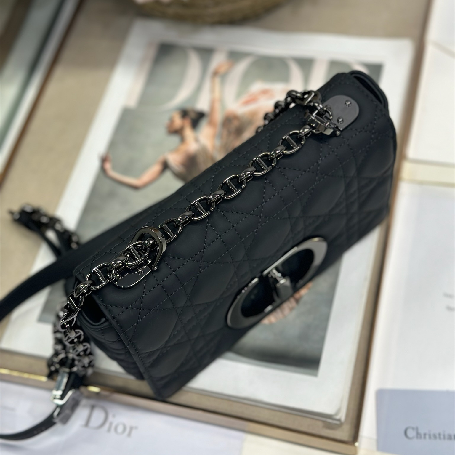 高仿Dior*Caro系列M9240M900小牛皮鏈條包黑銀小號免檢版