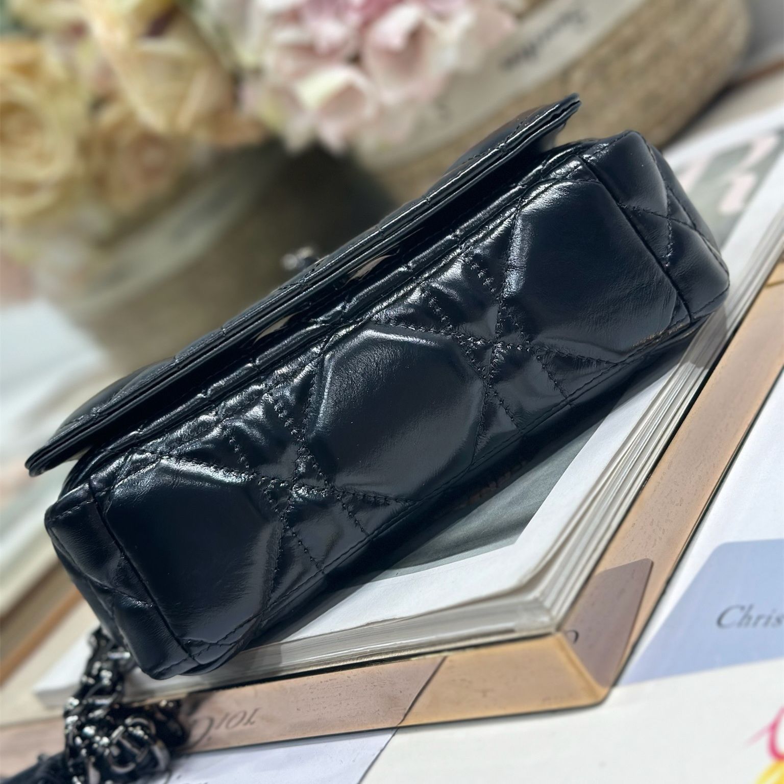 高仿Dior*Caro系列M9241M900藤格紋小牛皮單肩包黑銀色小號免檢版