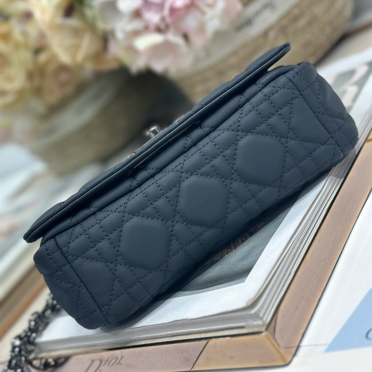 高仿Dior*Caro系列M9240M900小牛皮鏈條包黑銀小號免檢版