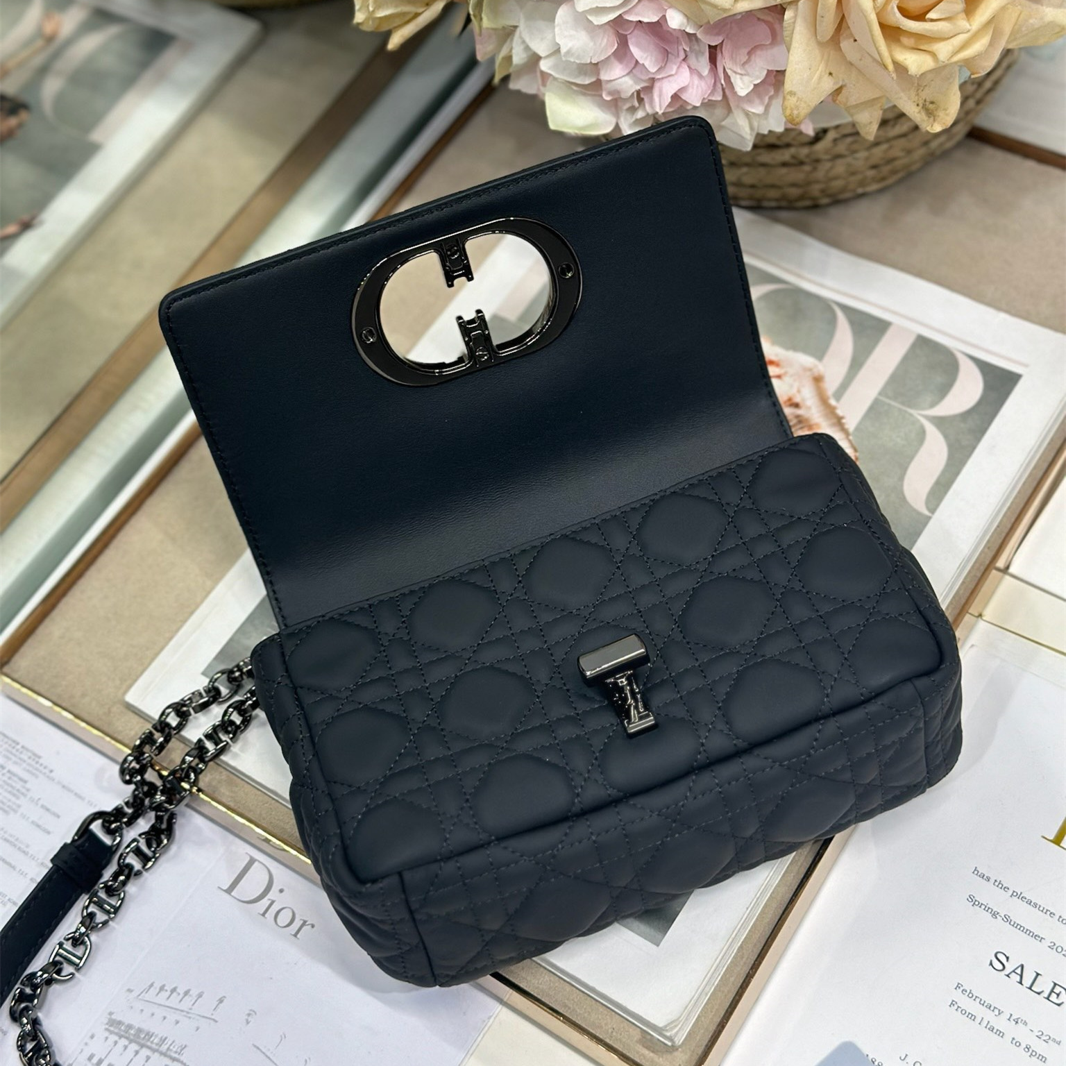 高仿Dior*Caro系列M9240M900小牛皮鏈條包黑銀小號免檢版