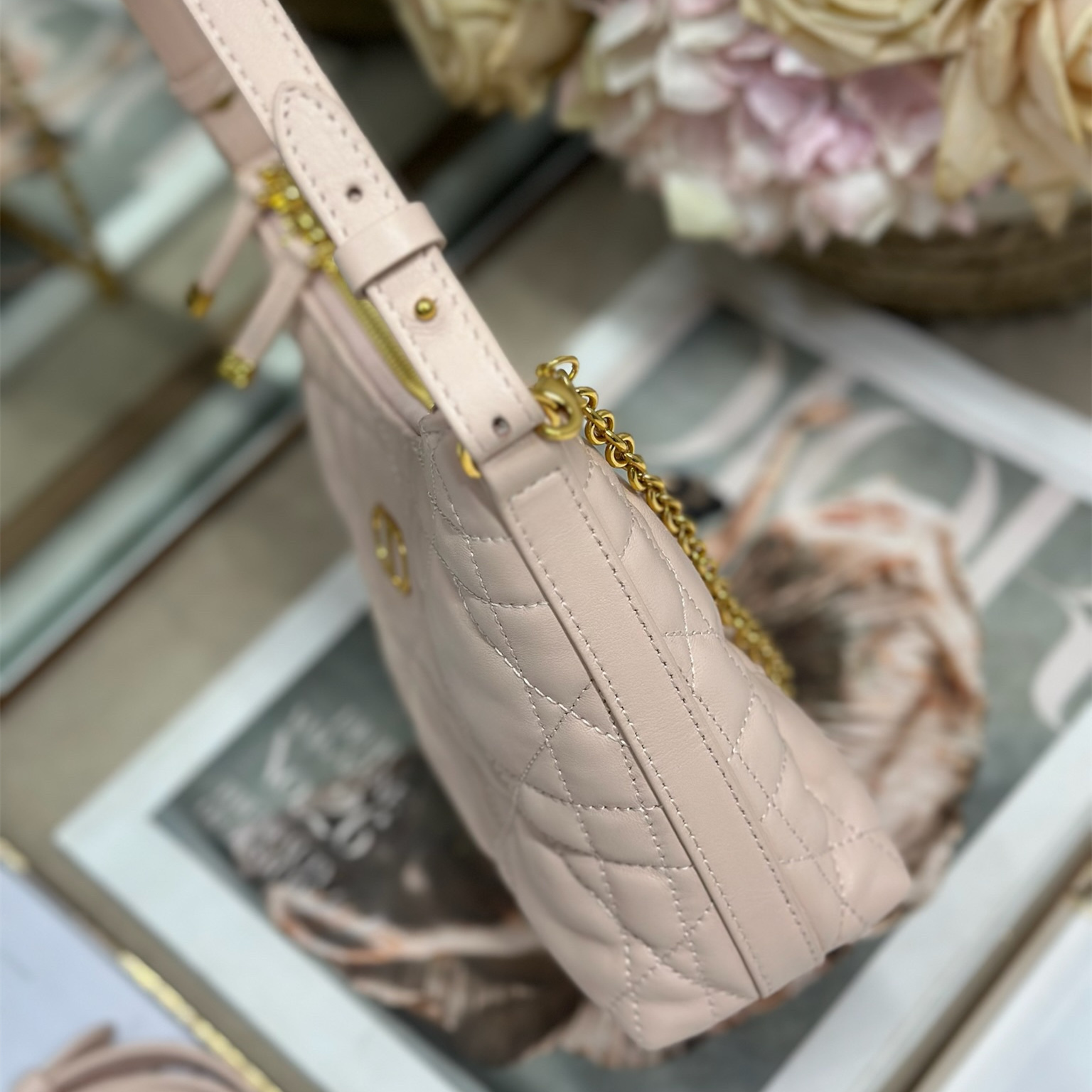 高仿Dior*MissCaro系列S5253M413小羊皮手提包Mini粉色免檢版