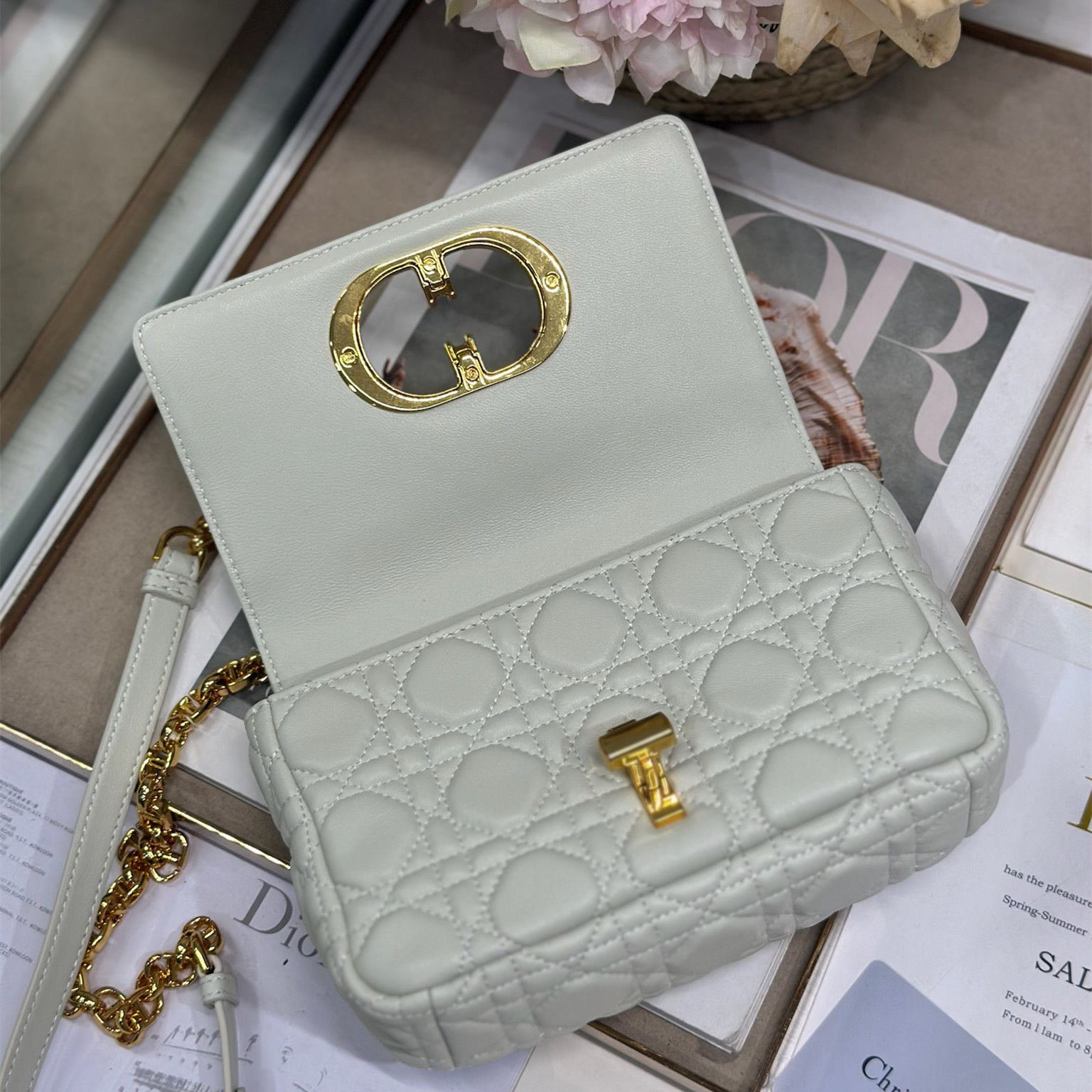 高仿Dior*Caro系列M9241M35U小牛皮鏈條包白色小號免檢版