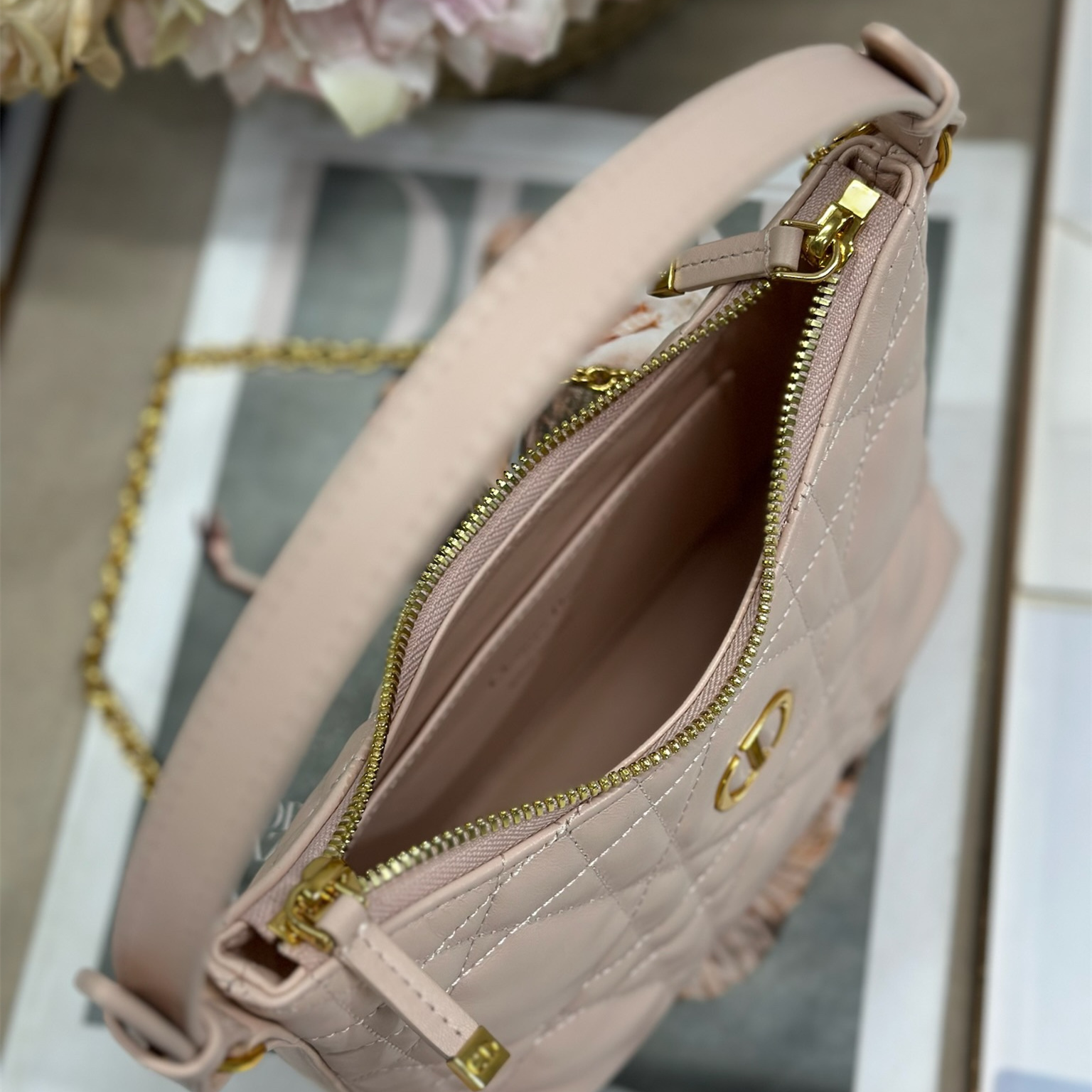 高仿Dior*MissCaro系列S5253M413小羊皮手提包Mini粉色免檢版