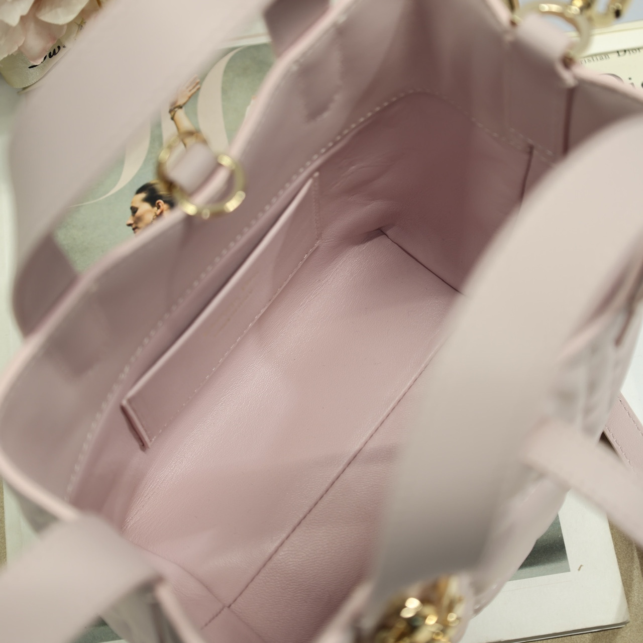 高仿Dior*Toujours系列M2835M02N菜籃子豎版小號淡粉免檢版