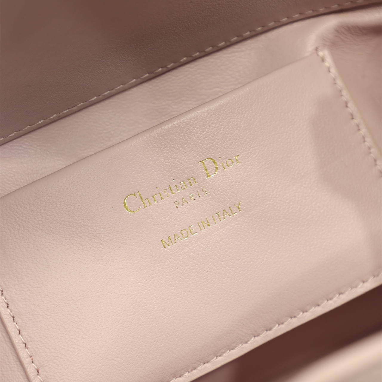 高仿Dior*Toujours系列M2835M02N菜籃子豎版小號淡粉免檢版