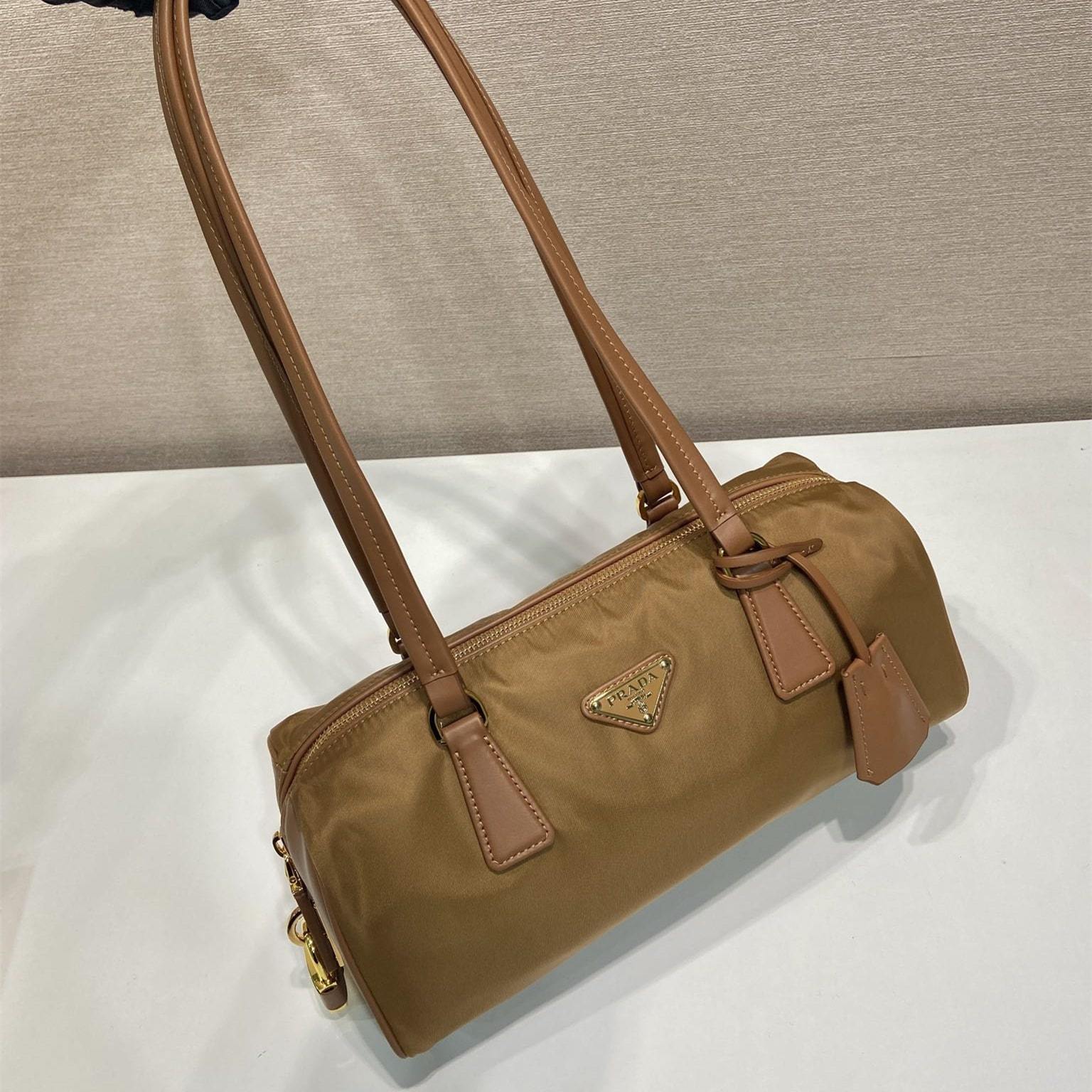 高仿Prada*RE-Nylon系列1BB27手提單肩包中號焦糖色免檢版