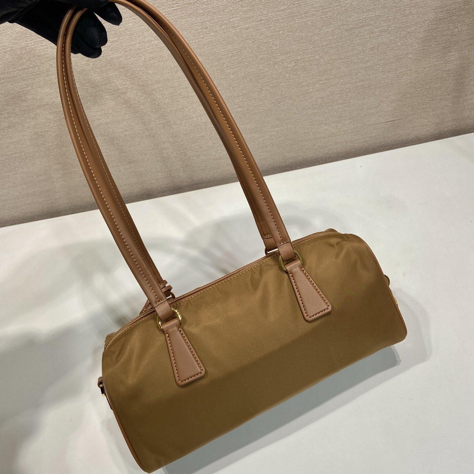 高仿Prada*RE-Nylon系列1BB27手提單肩包中號焦糖色免檢版